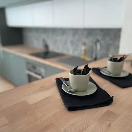 Apartment Vieil Beachside Apartment: Brand New With Parking *
