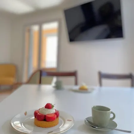 Vieil Beachside Apartment: Brand New With Parking Antibes