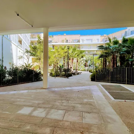 Vieil Beachside Apartment: Brand New With Parking Antibes
