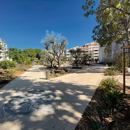 Apartment Vieil Beachside Apartment: Brand New With Parking Antibes