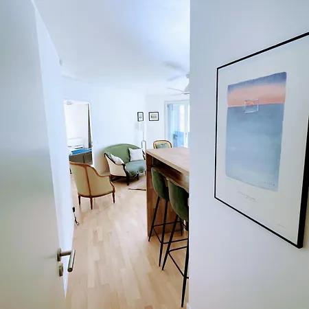Vieil Beachside Apartment: Brand New With Parking Apartment Antibes